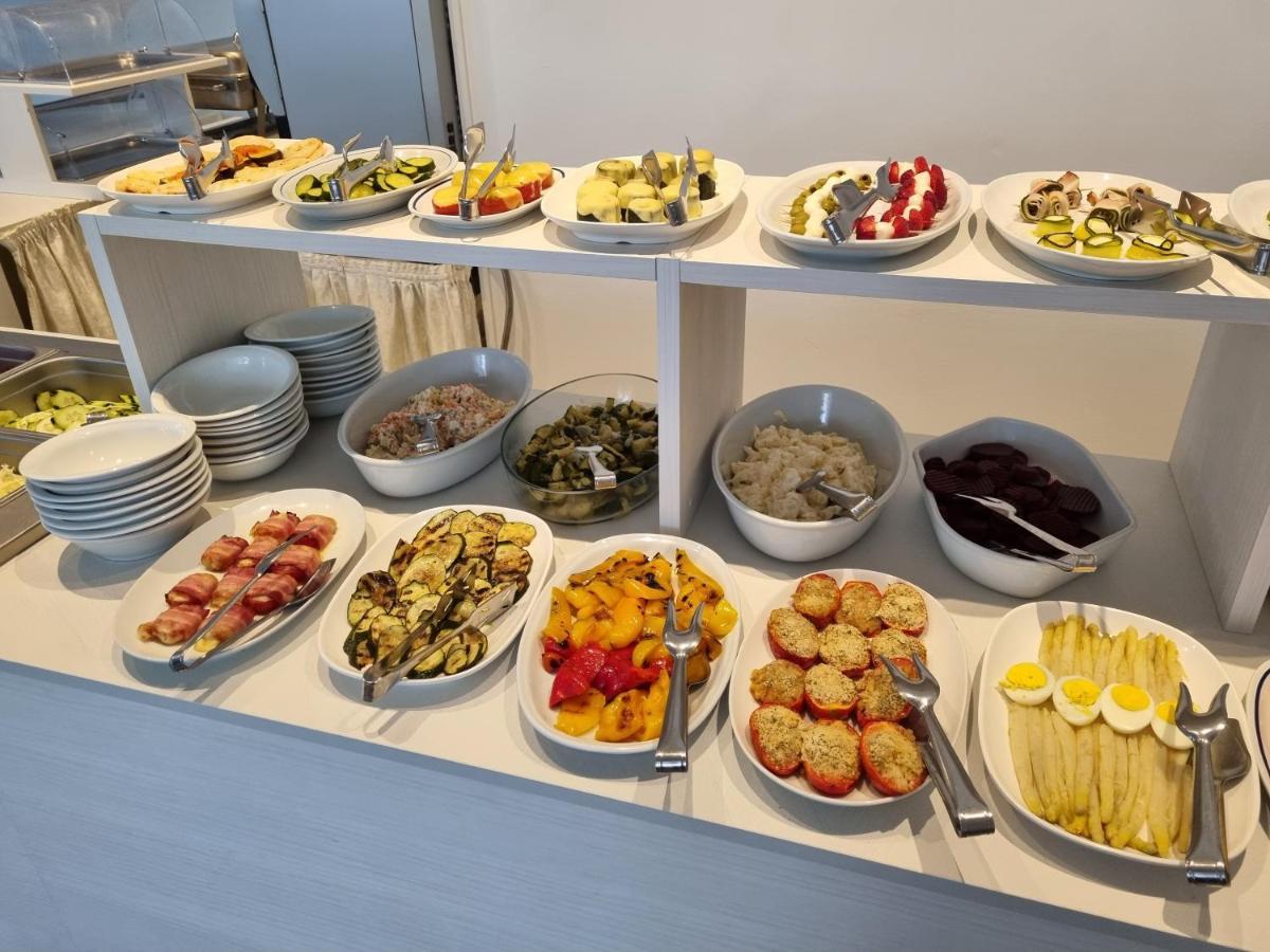 Hotel Serenella Lido di Jesolo Ngoại thất bức ảnh