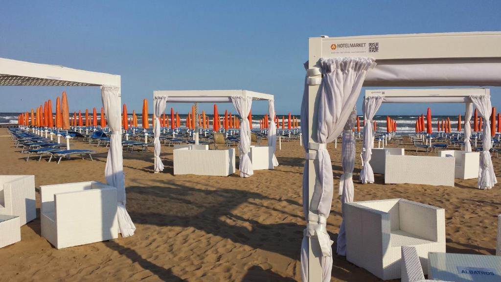 Hotel Serenella Lido di Jesolo Ngoại thất bức ảnh
