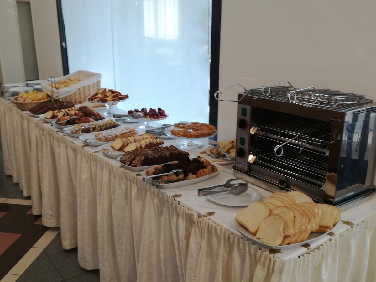 Hotel Serenella Lido di Jesolo Ngoại thất bức ảnh