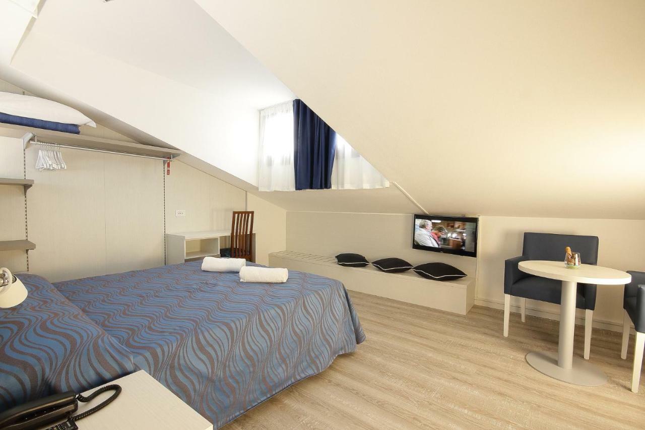 Hotel Serenella Lido di Jesolo Ngoại thất bức ảnh
